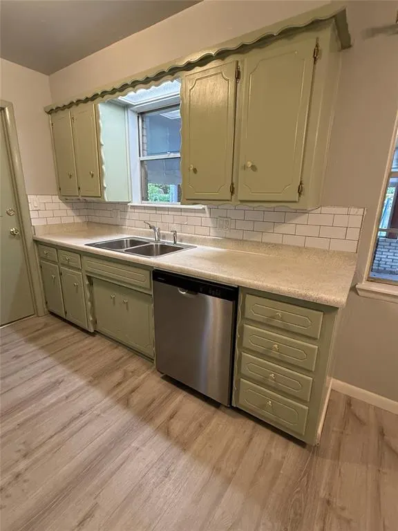 Photo 6 — 800 N Markwell Avenue, Moore, OK 73160