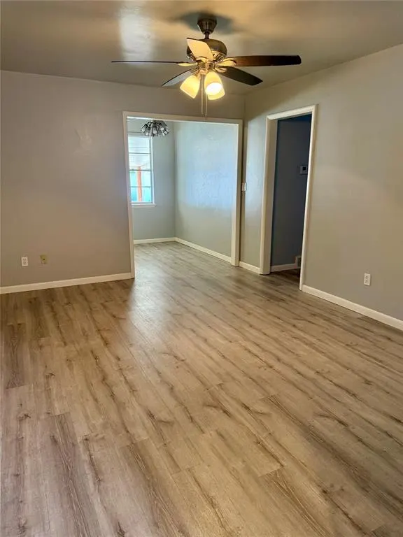 Photo 5 — 800 N Markwell Avenue, Moore, OK 73160