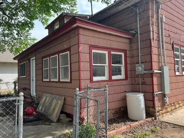 Photo 3 — 225 S Hill, Hobart, OK 73651