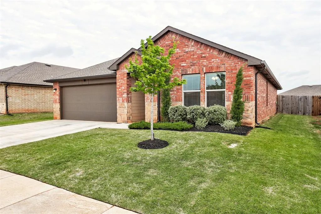 Photo 2 — 7505 NW 143rd Street, Oklahoma City, OK 73142