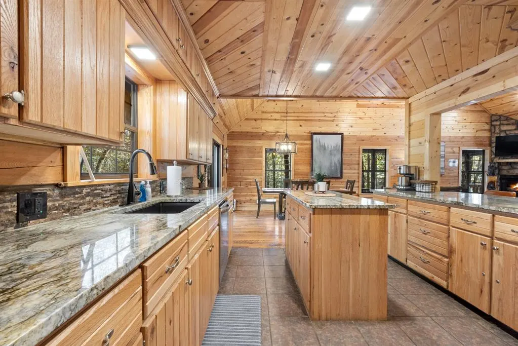 Photo 9 — 32 Fireside Land, Broken Bow, OK 74728