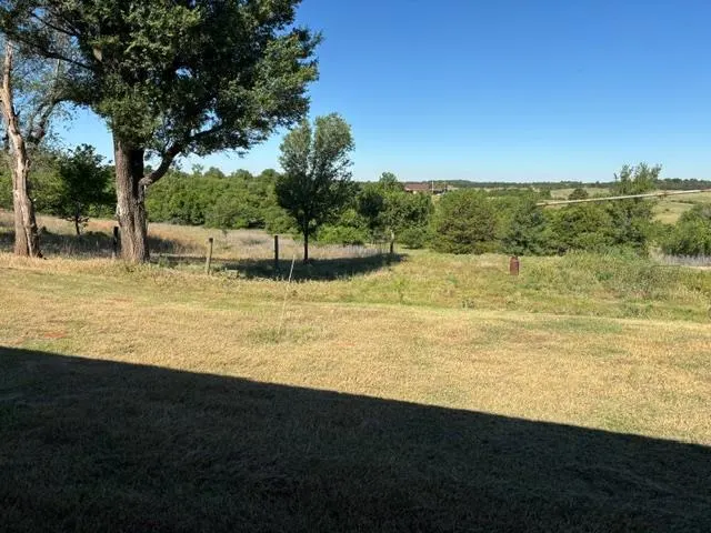 Photo 7 — 16056 S Watertower Road, Binger, OK 73009