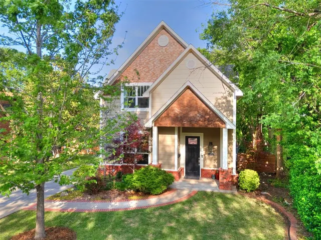 Photo 2 — 1417 Oklahoma Avenue, Norman, OK 73071