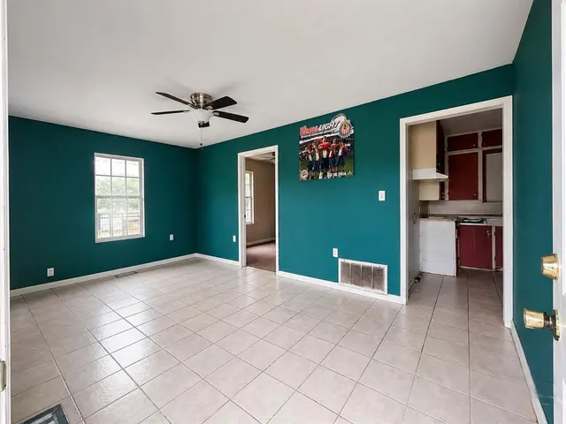 Photo 4 — 526 N 7th Street, Clinton, OK 73601