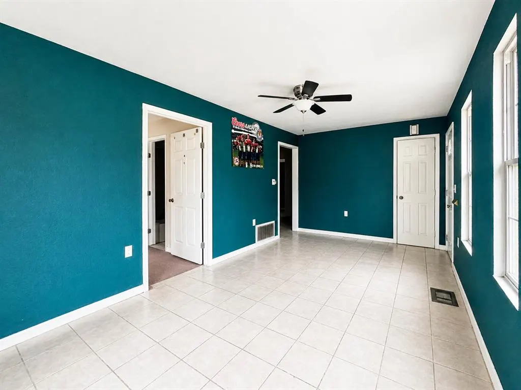 Photo 6 — 526 N 7th Street, Clinton, OK 73601