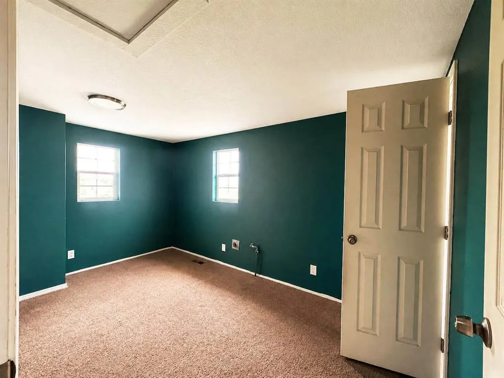 Photo 13 — 526 N 7th Street, Clinton, OK 73601
