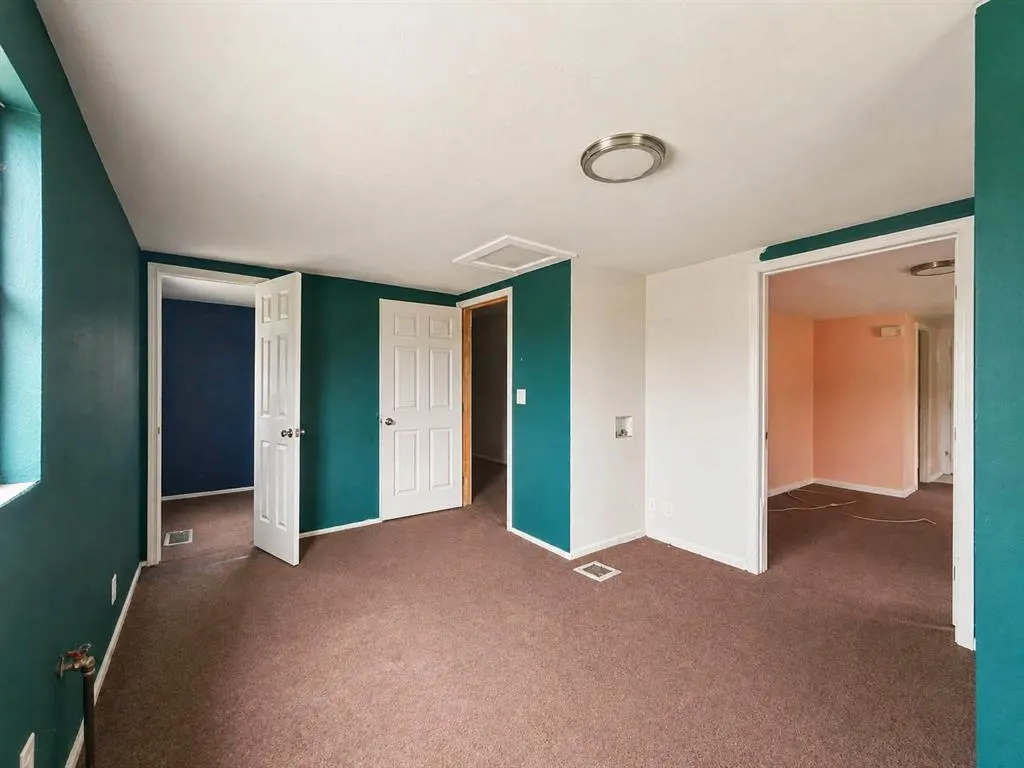 Photo 15 — 526 N 7th Street, Clinton, OK 73601