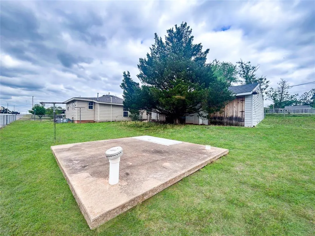 Photo 24 — 526 N 7th Street, Clinton, OK 73601