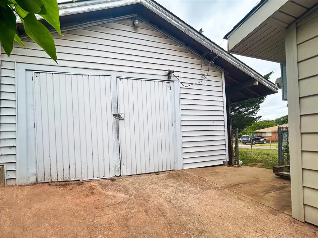 Photo 27 — 526 N 7th Street, Clinton, OK 73601