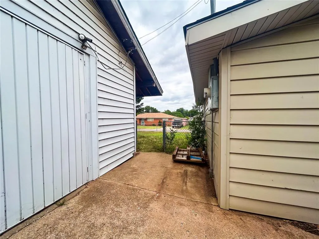 Photo 28 — 526 N 7th Street, Clinton, OK 73601