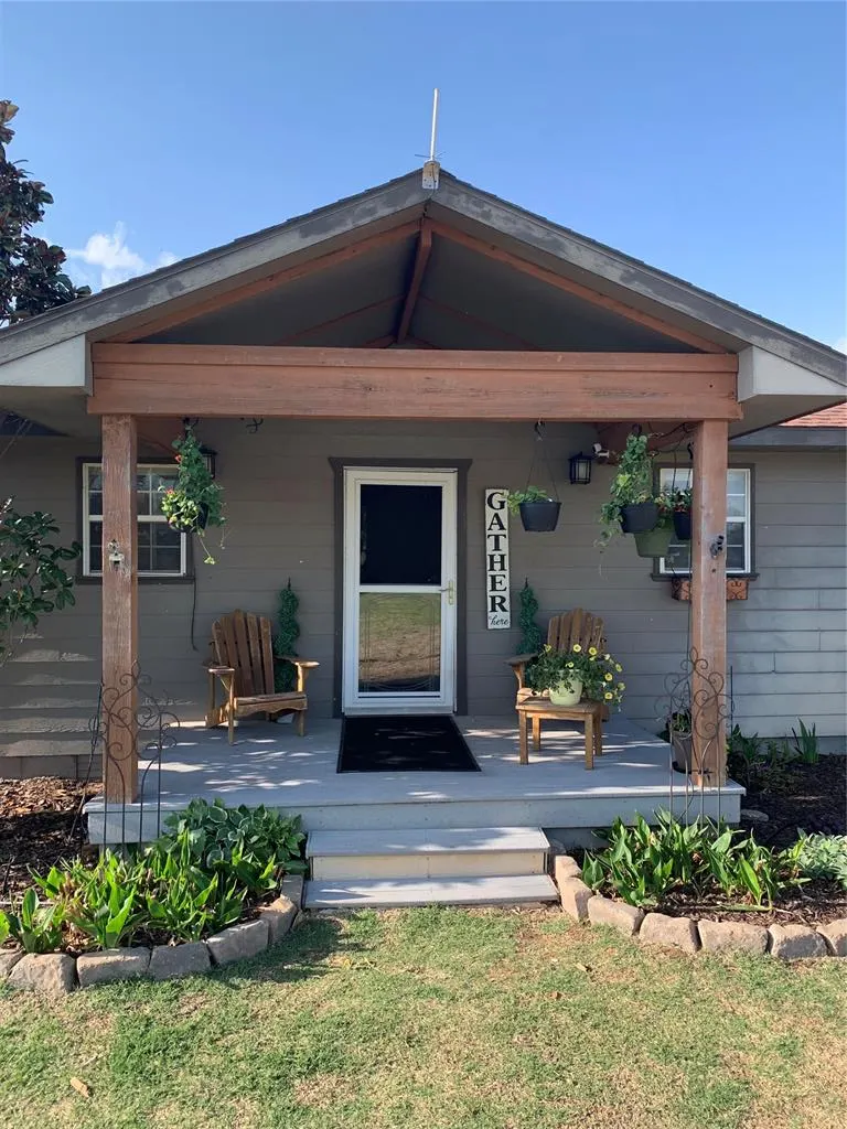 Front exterior — 11111 E Albert/Oney Avenue, Binger, OK 73009