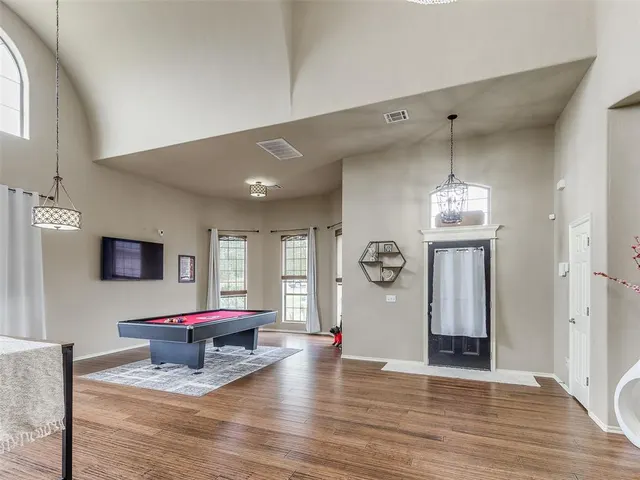 Photo 2 — 2047 Park Avenue, Newcastle, OK 73065