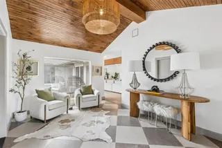 Sold home at 1114 W Wilshire Boulevard