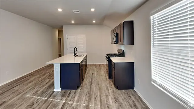 Photo 4 — 12032 SW 36th Street, Mustang, OK 73064
