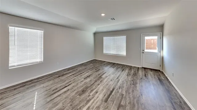 Photo 5 — 12032 SW 36th Street, Mustang, OK 73064