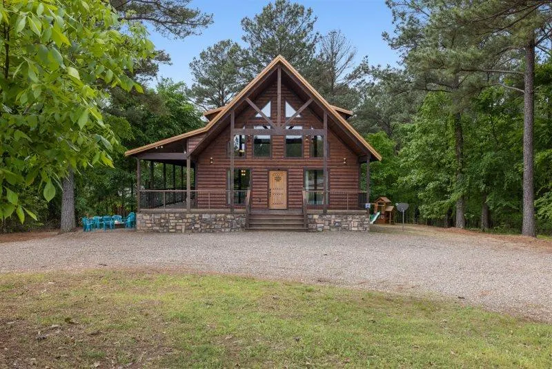 Front exterior — 265 Sugarberry Trail, Broken Bow, OK 74728