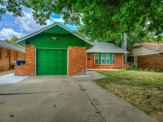 Front exterior — 225 NW 80th Street, Oklahoma City, OK 73114