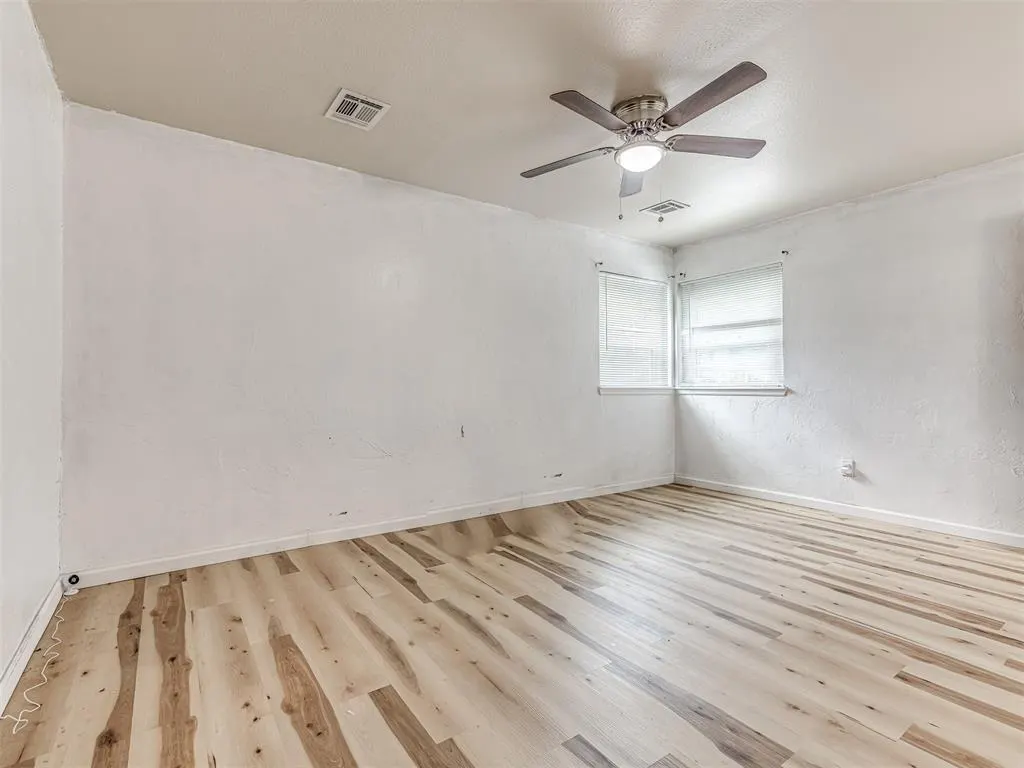 Photo 12 — 225 NW 80th Street, Oklahoma City, OK 73114