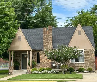 Sold home at 824 S Ponca Avenue