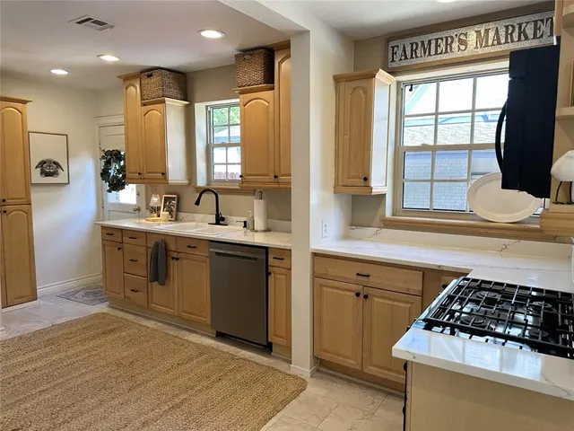 Photo 5 — 824 S Ponca Avenue, Norman, OK 73071