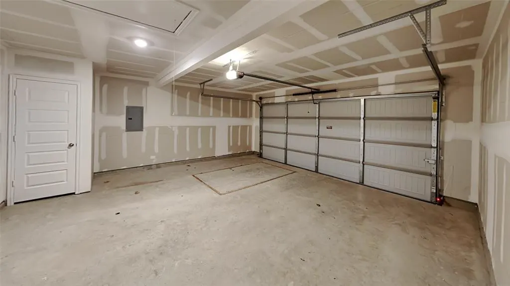 Photo 16 — 12044 SW 36th Street, Mustang, OK 73064