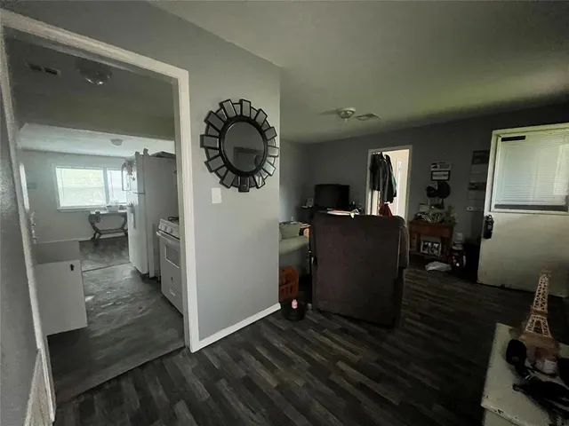 Photo 7 — 619 W Locust Street, Tecumseh, OK 74873
