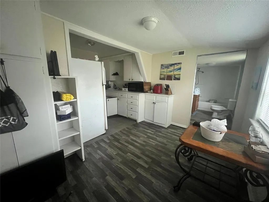 Photo 9 — 619 W Locust Street, Tecumseh, OK 74873