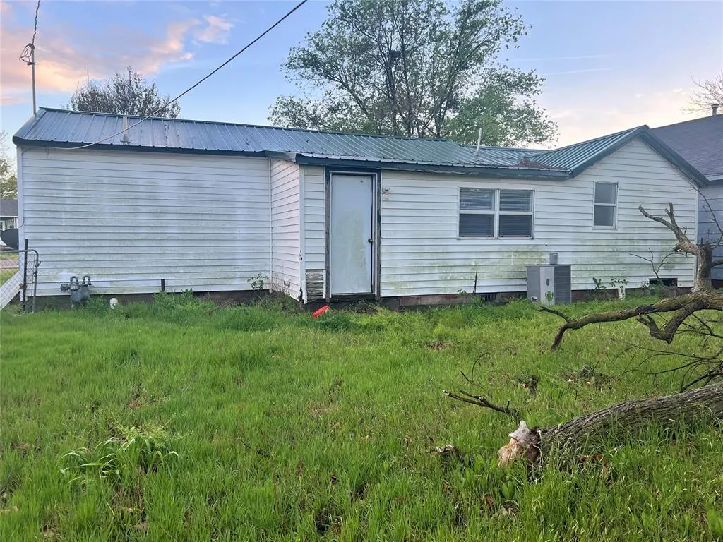 Photo 18 — 619 W Locust Street, Tecumseh, OK 74873
