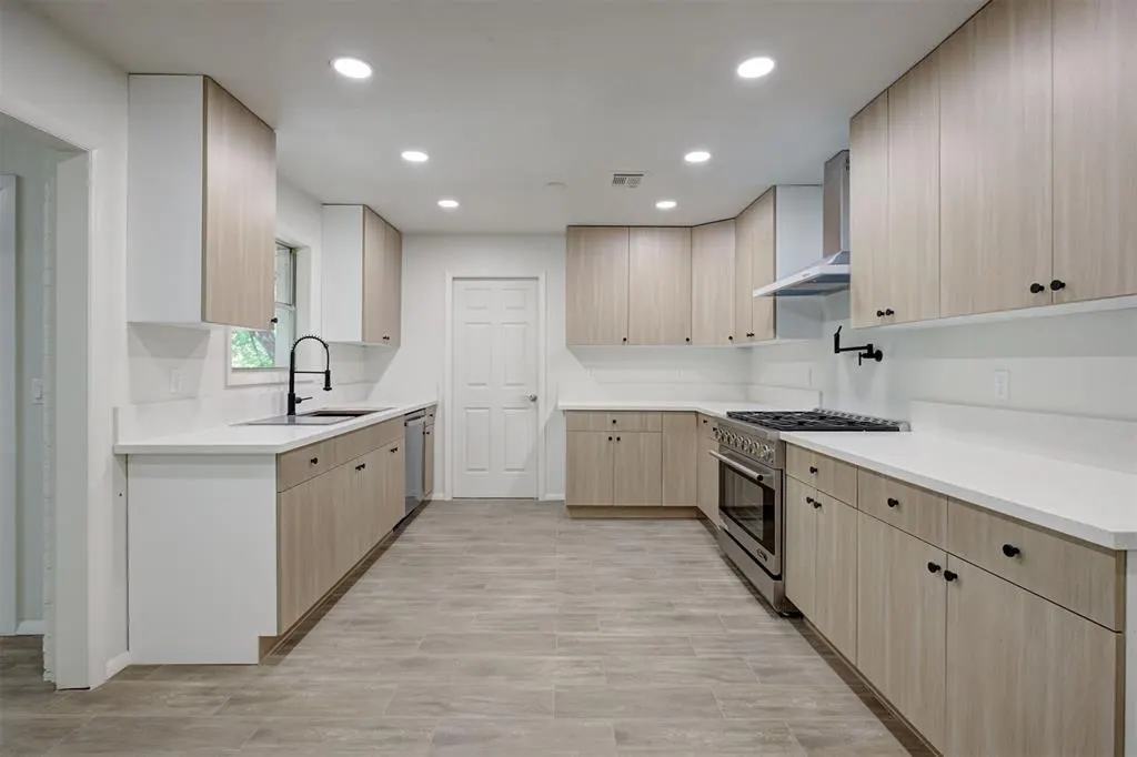 Photo 12 — 1801 Hardy Drive, Edmond, OK 73013