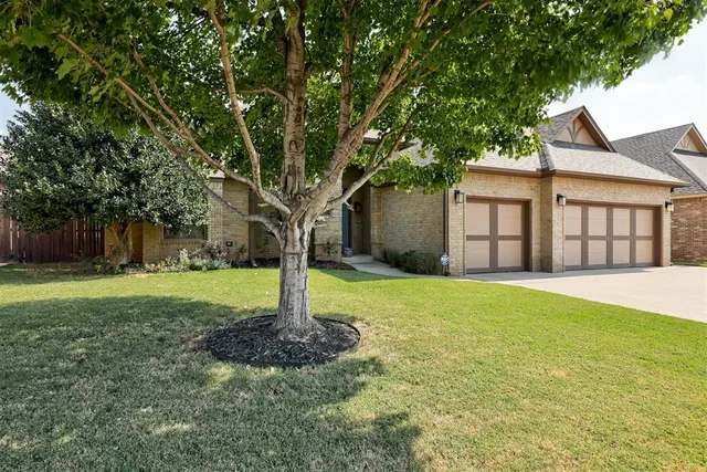 Photo 2 — 17312 Parkgrove Drive, Edmond, OK 73012