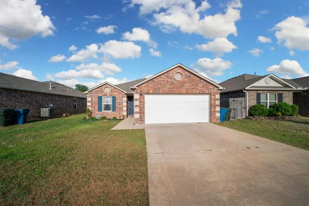 Front exterior — 914 Karlee Court, Midwest City, OK 73130