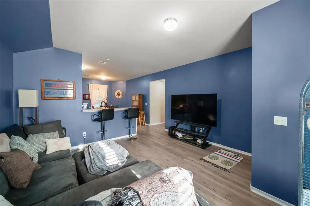 Photo 3 — 914 Karlee Court, Midwest City, OK 73130