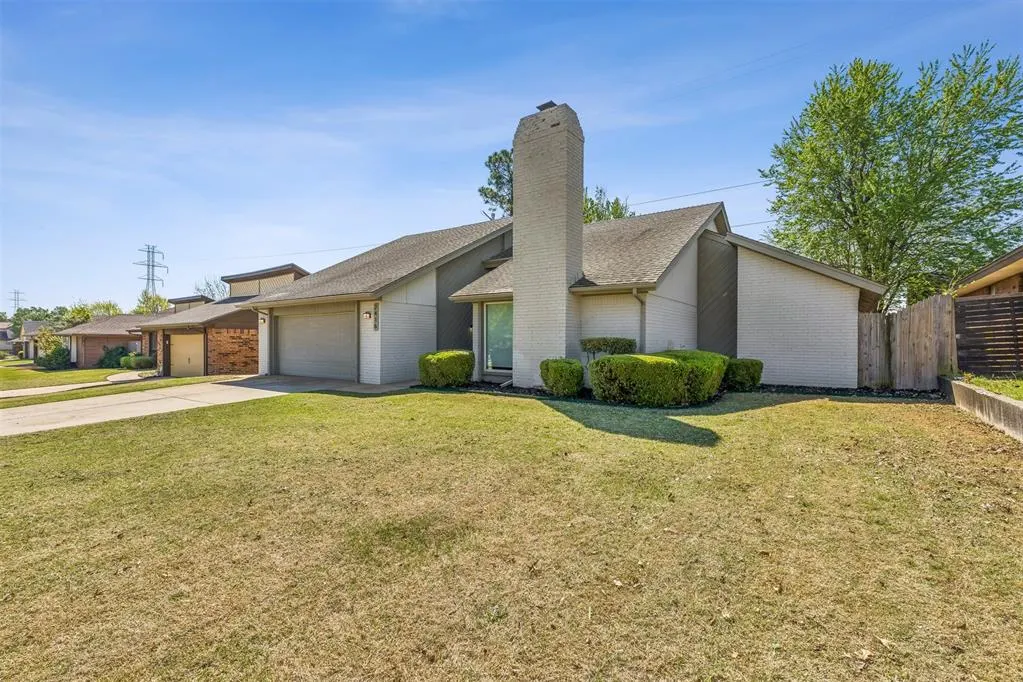 Front exterior — 7416 NW 101st Street, Oklahoma City, OK 73162