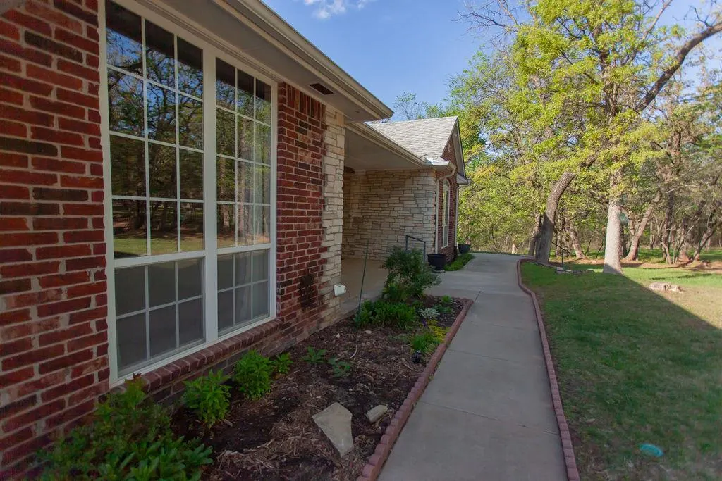 Photo 3 — 14901 NW Sharon Springs Drive, Jones, OK 73049