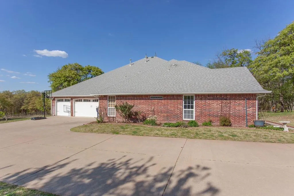 Photo 6 — 14901 NW Sharon Springs Drive, Jones, OK 73049