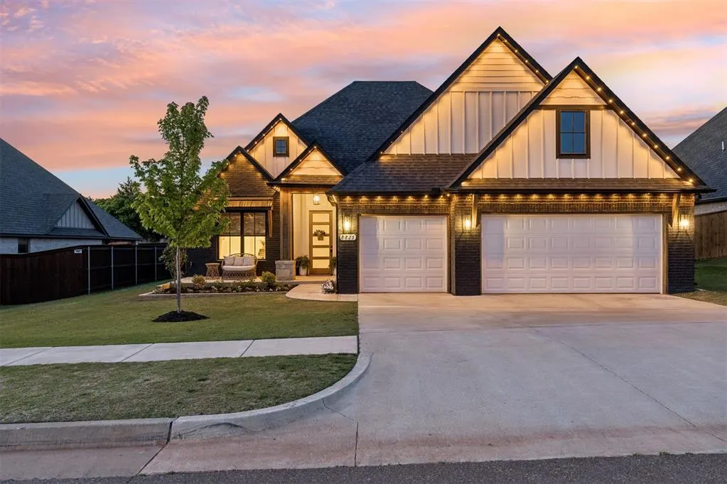 Front exterior — 8825 Beechgrove Drive, Arcadia, OK 73007