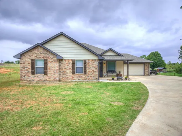 Photo 2 — 2082 County Street 2970, Blanchard, OK 73010