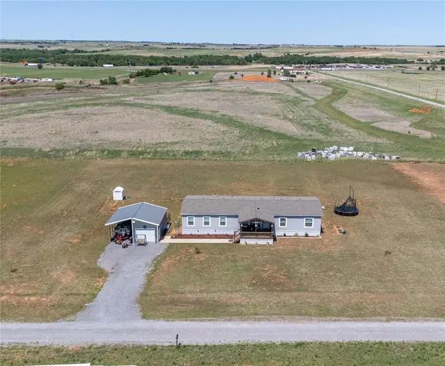 Photo 3 — 130 Hydro Hills Road, Hydro, OK 73048