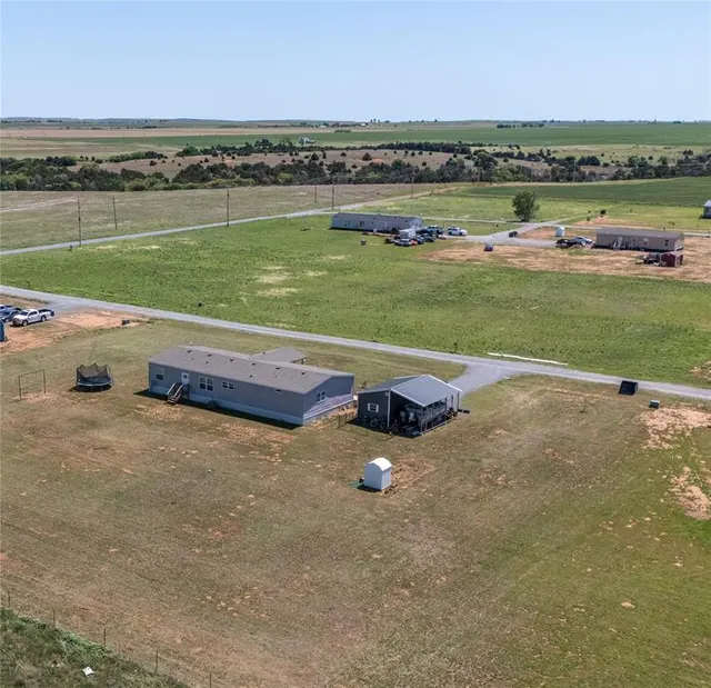 Photo 5 — 130 Hydro Hills Road, Hydro, OK 73048