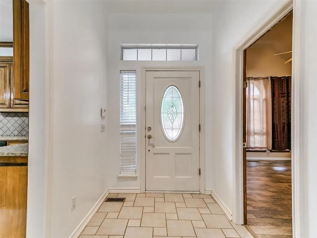 Photo 3 — 16516 Covington Manor, Edmond, OK 73012