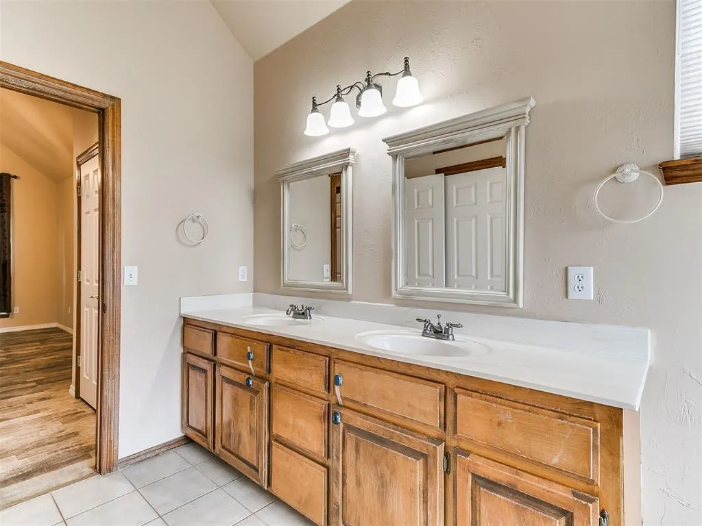 Photo 27 — 16516 Covington Manor, Edmond, OK 73012