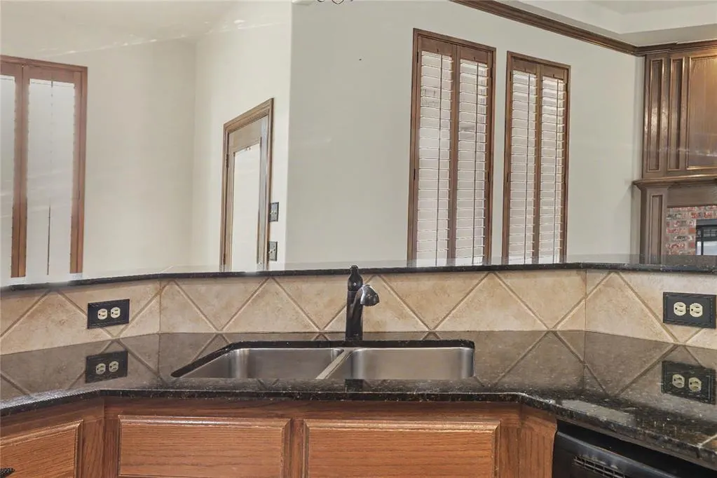 Photo 18 — 2304 Hanover Lane, Edmond, OK 73034