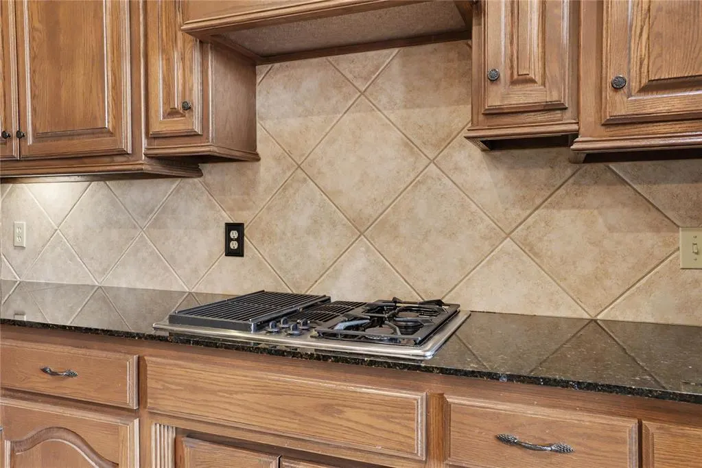 Photo 19 — 2304 Hanover Lane, Edmond, OK 73034