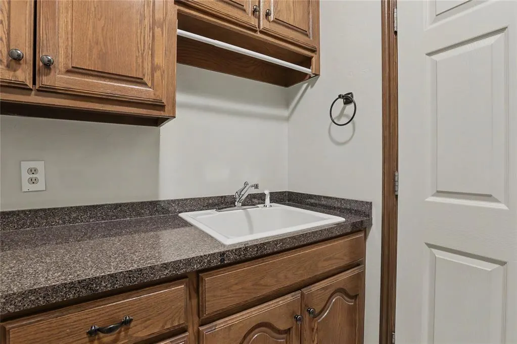 Photo 37 — 2304 Hanover Lane, Edmond, OK 73034
