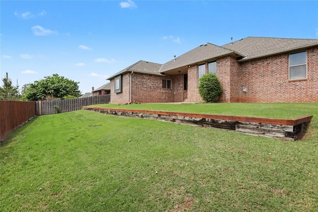 Photo 40 — 2304 Hanover Lane, Edmond, OK 73034