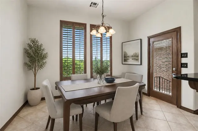Photo 6 — 2304 Hanover Lane, Edmond, OK 73034
