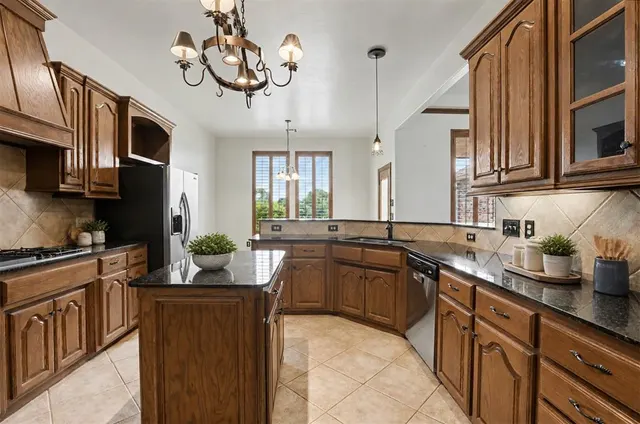Photo 7 — 2304 Hanover Lane, Edmond, OK 73034
