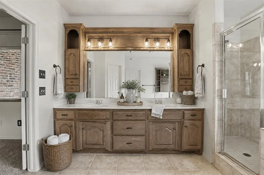 Photo 9 — 2304 Hanover Lane, Edmond, OK 73034