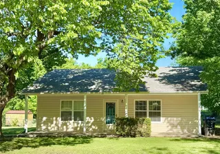 Sold home at 818 N Cleason Avenue