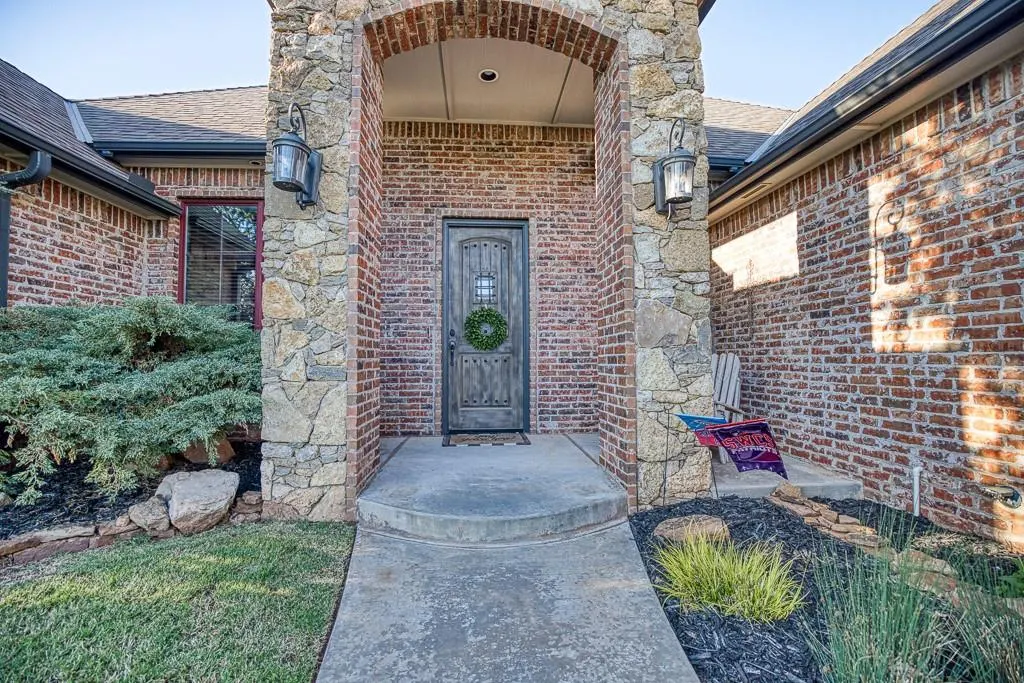 Photo 2 — 13213 NW 1st Terrace, Yukon, OK 73099